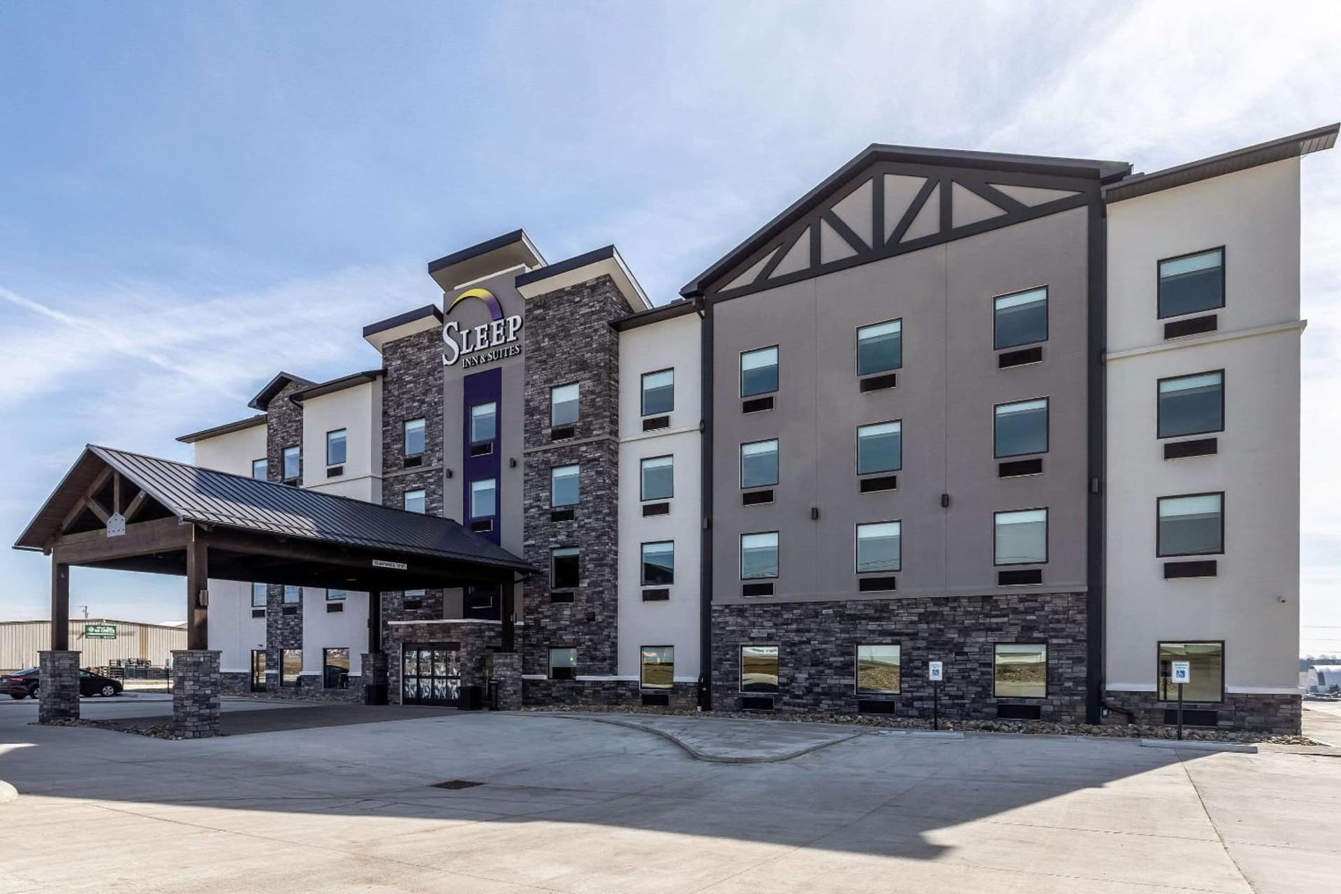 Sleep Inn & Suites Mt Hope near Auction & Event Center — hotel in Orrville, Ohio
