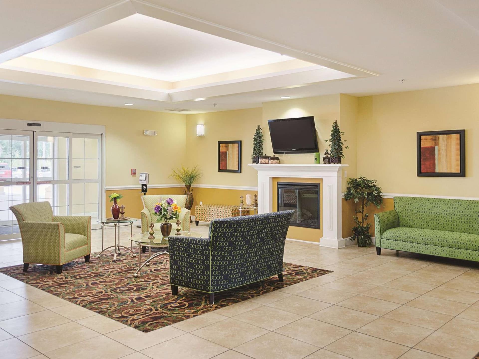 La Quinta by Wyndham Mobile Satsuma / Saraland interior in Satsuma, AL — gallery photo 2