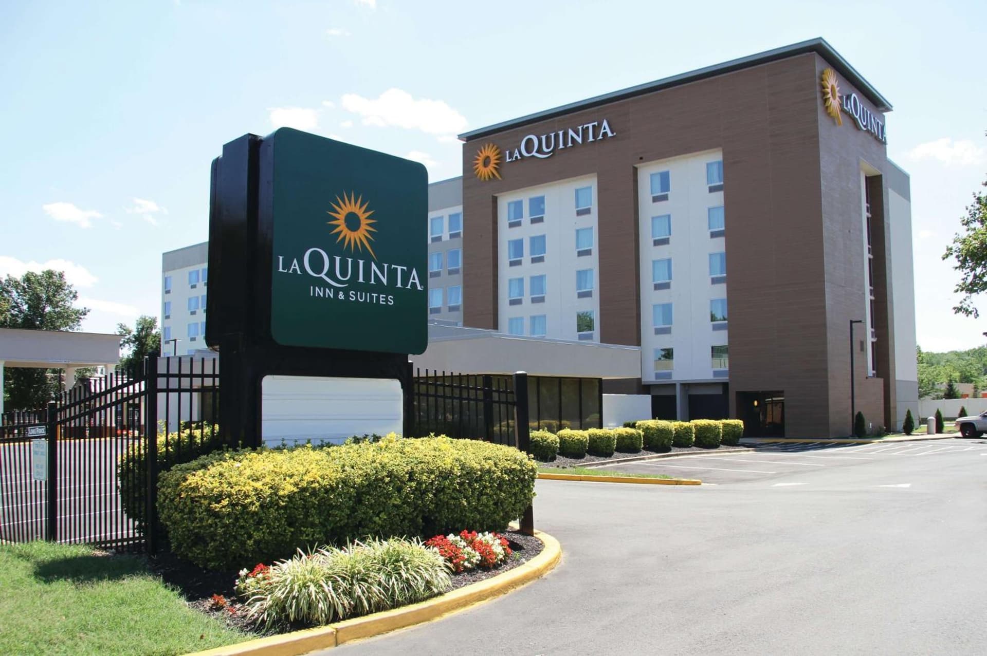 La Quinta Inn & Suites by Wyndham DC Metro Capital Beltway — hotel in Capitol Heights, Maryland