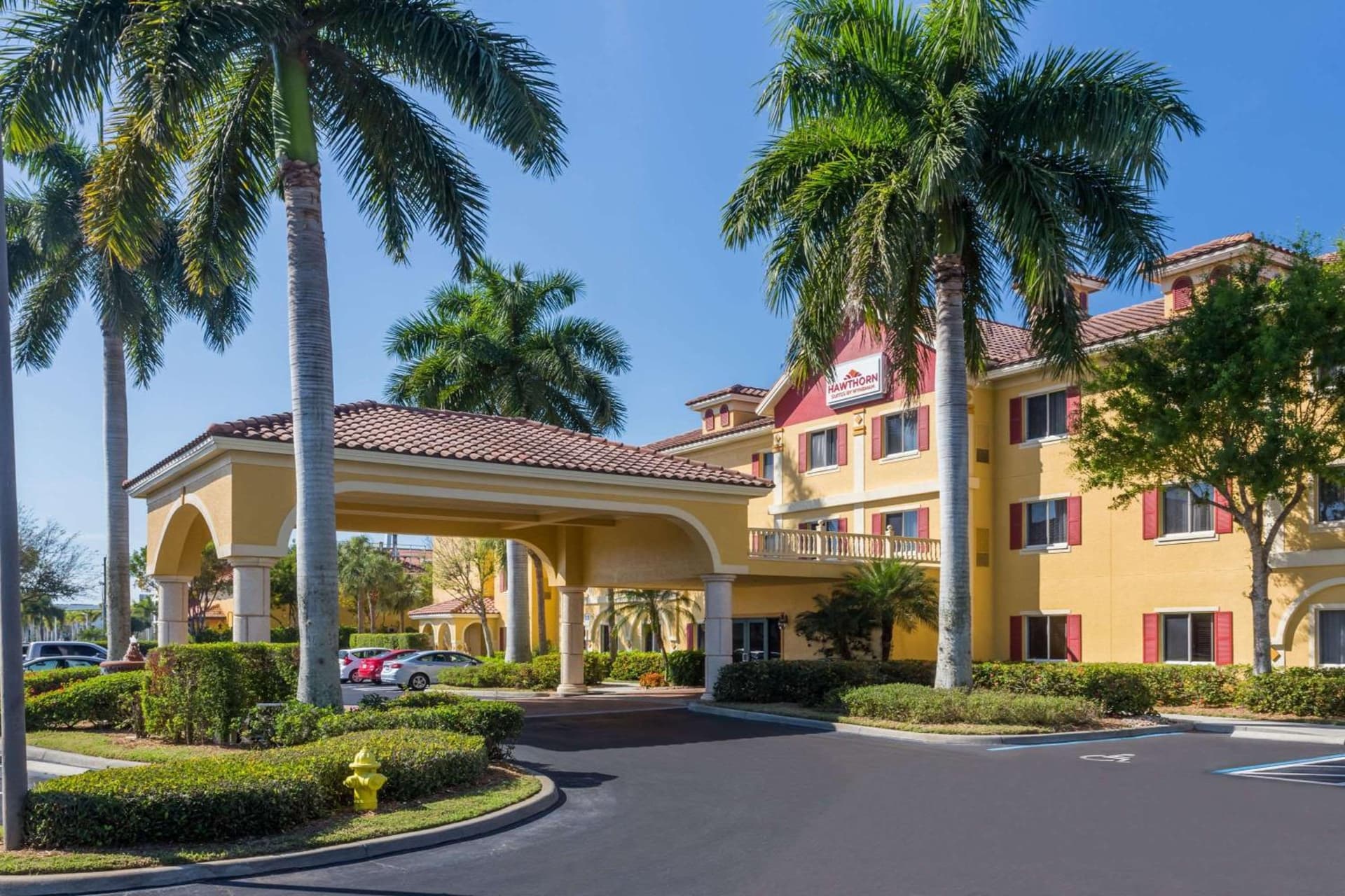 Hawthorn Extended Stay by Wyndham Naples — hotel in Estero, Florida