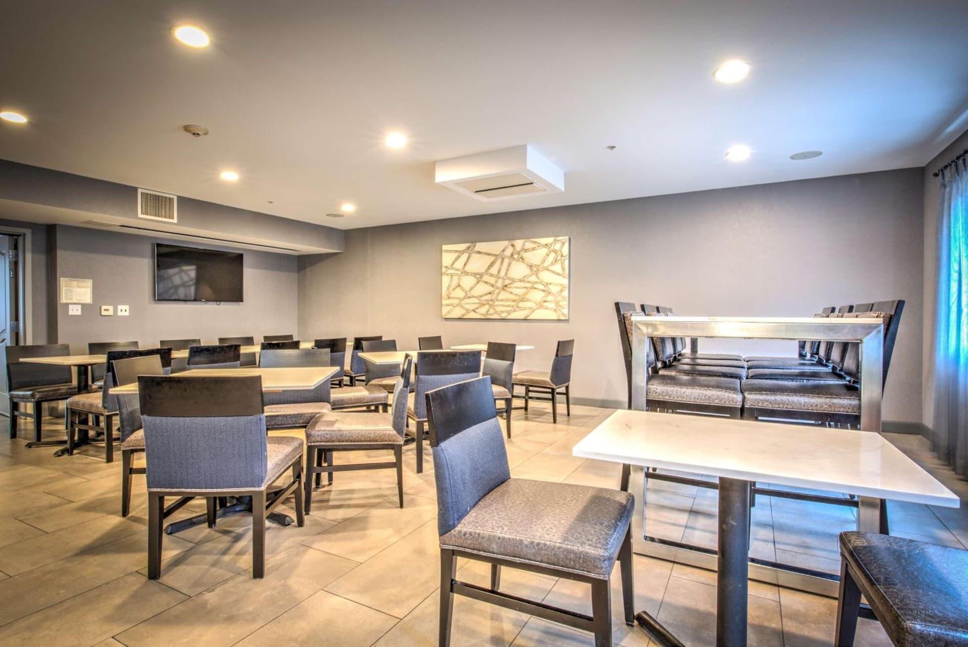 Best Western Plus Media Center Inn & Suites — hotel in Burbank, California