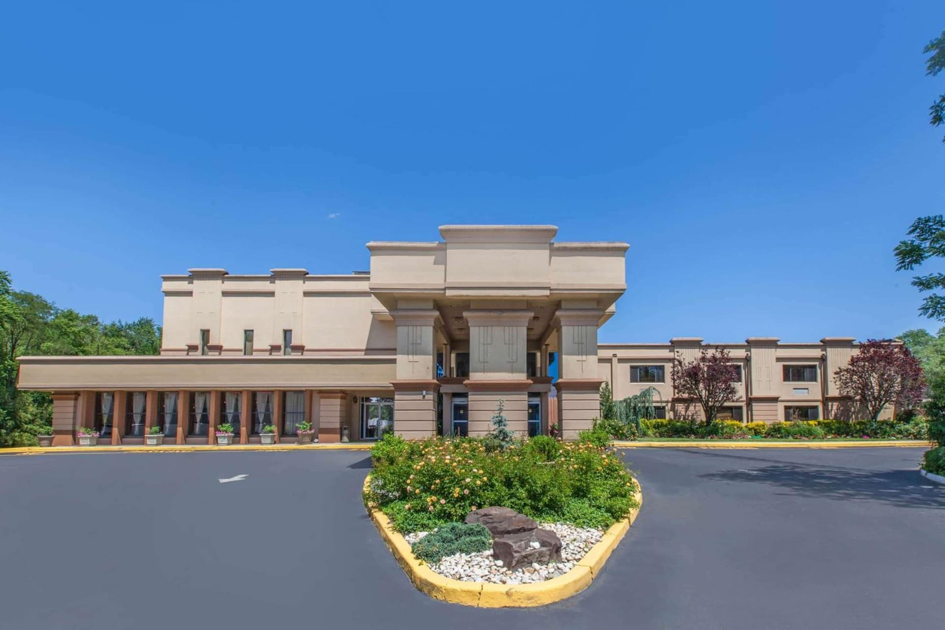 Baymont by Wyndham Pompton Plains/Wayne — hotel in Bloomingdale, New Jersey