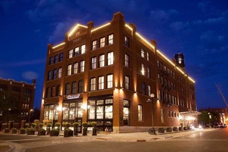 The Charmant Hotel — hotel in La Crosse, Wisconsin