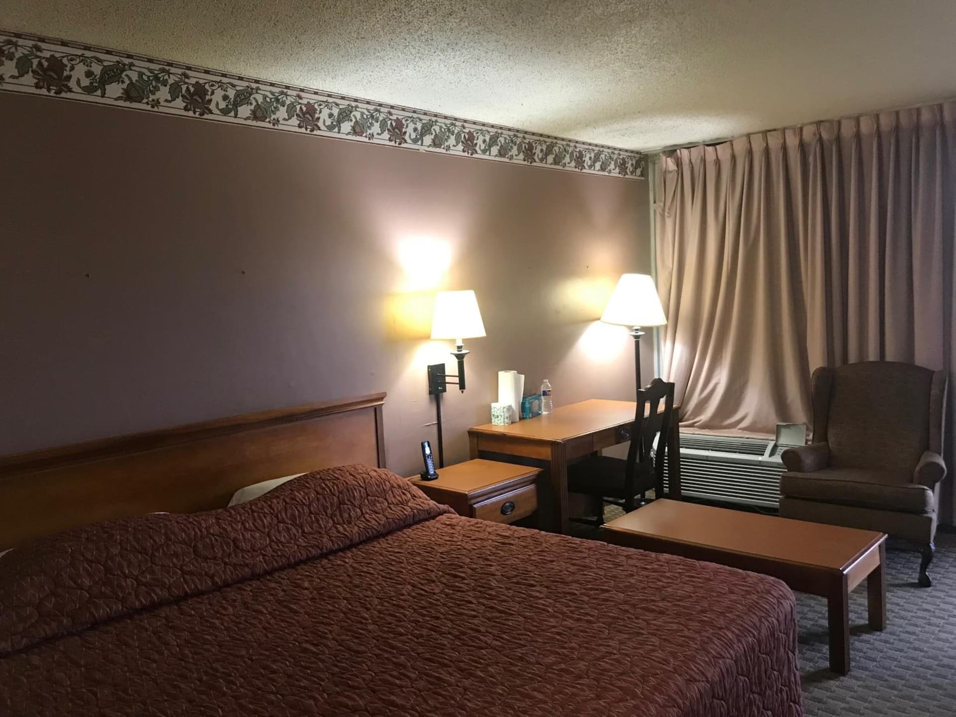 Tyler Inn & Suites interior in Tyler, TX — gallery photo 2