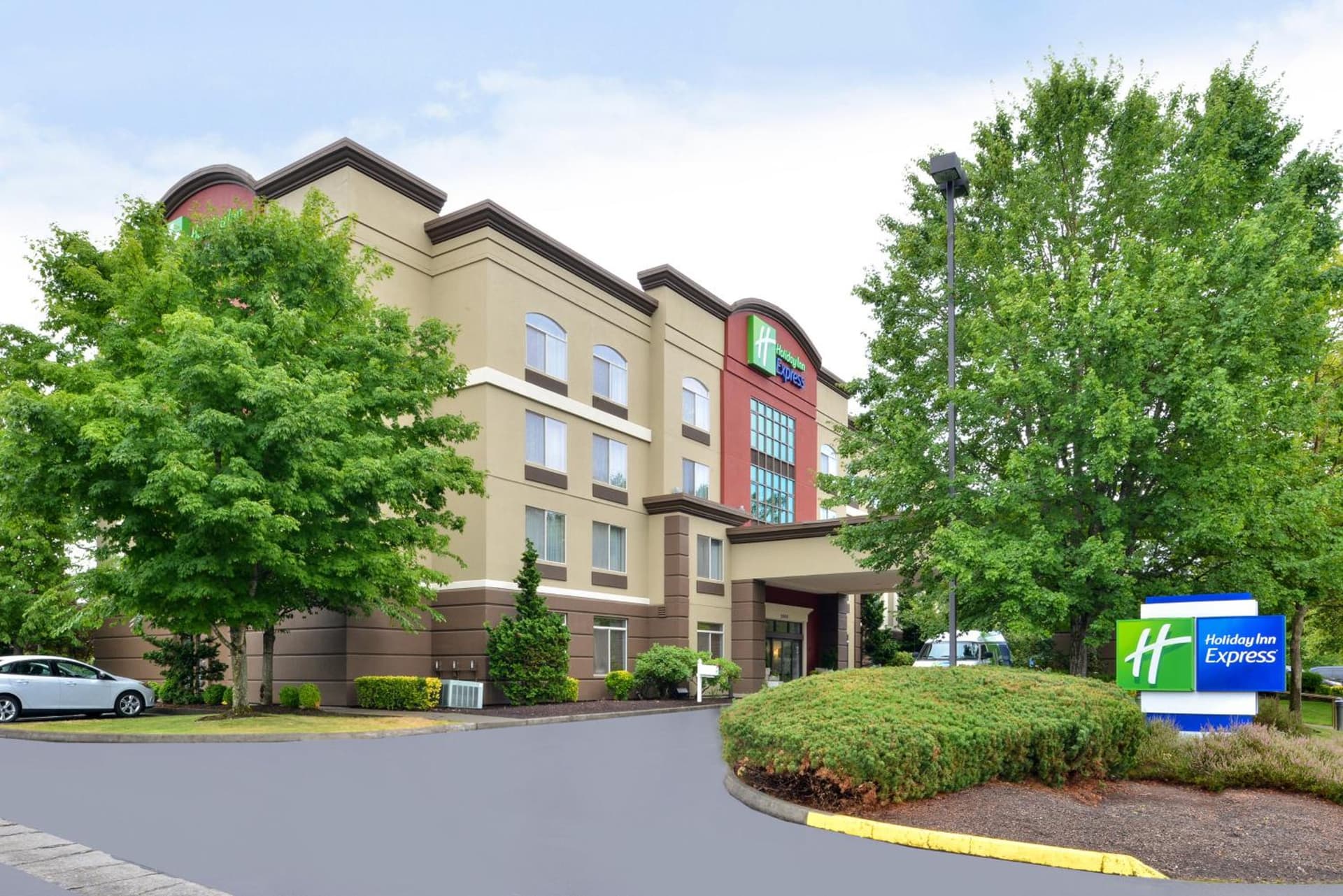 Holiday Inn Express Portland West/Hillsboro by IHG featured exterior or lobby in Hillsboro, OR — similar hotel