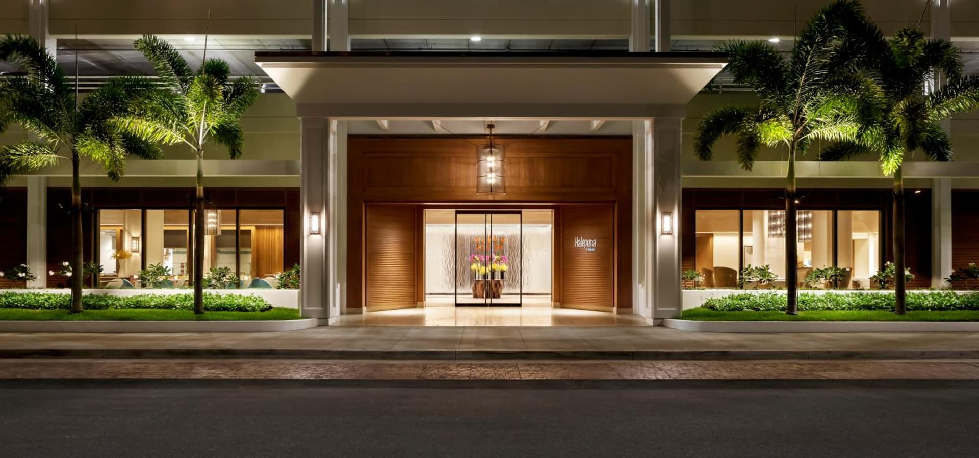 Halepuna Waikiki by Halekulani - NO RESORT FEE — hotel in Honolulu, Hawaii