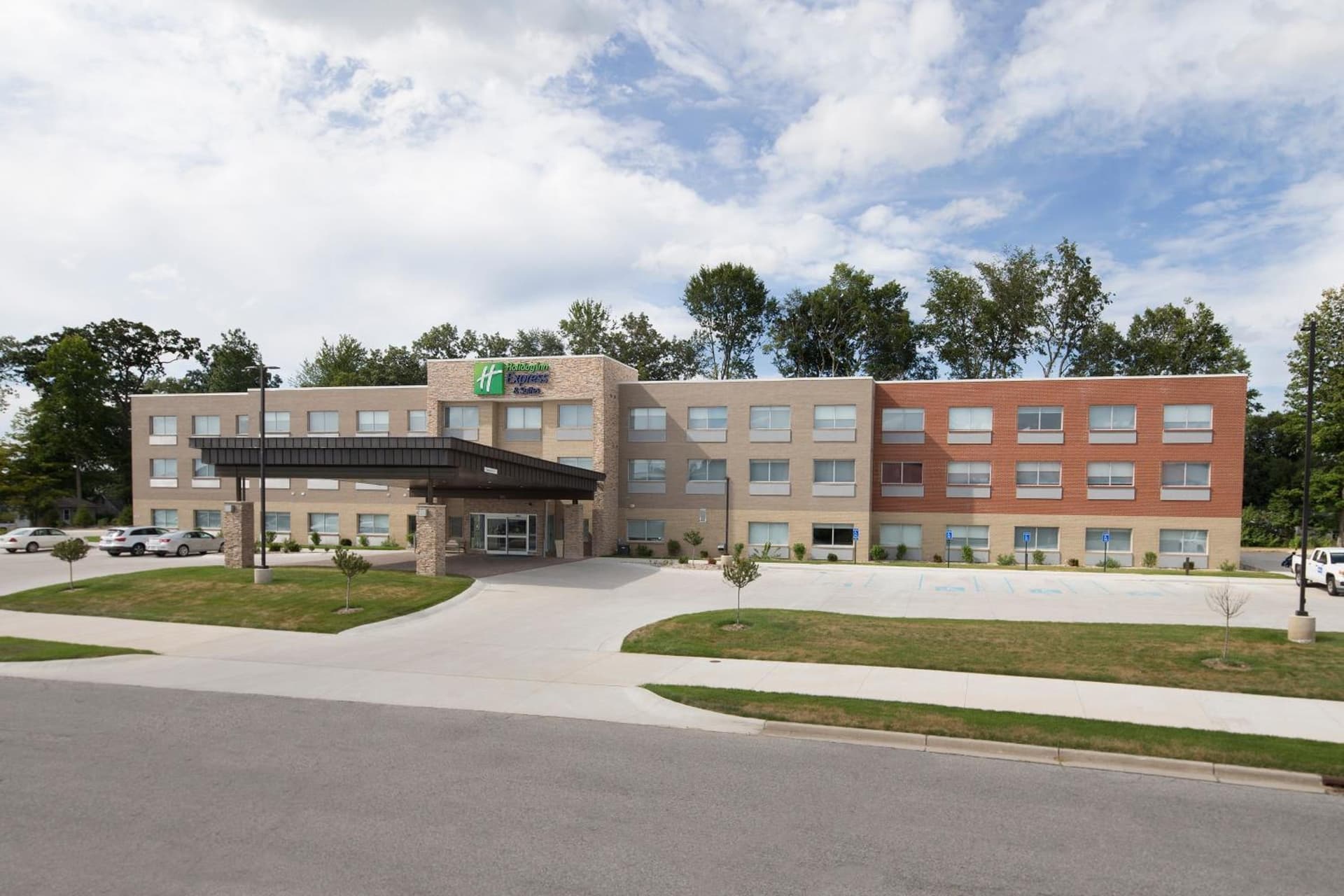 Holiday Inn Express & Suites La Porte by IHG — hotel in Michigan City, Indiana
