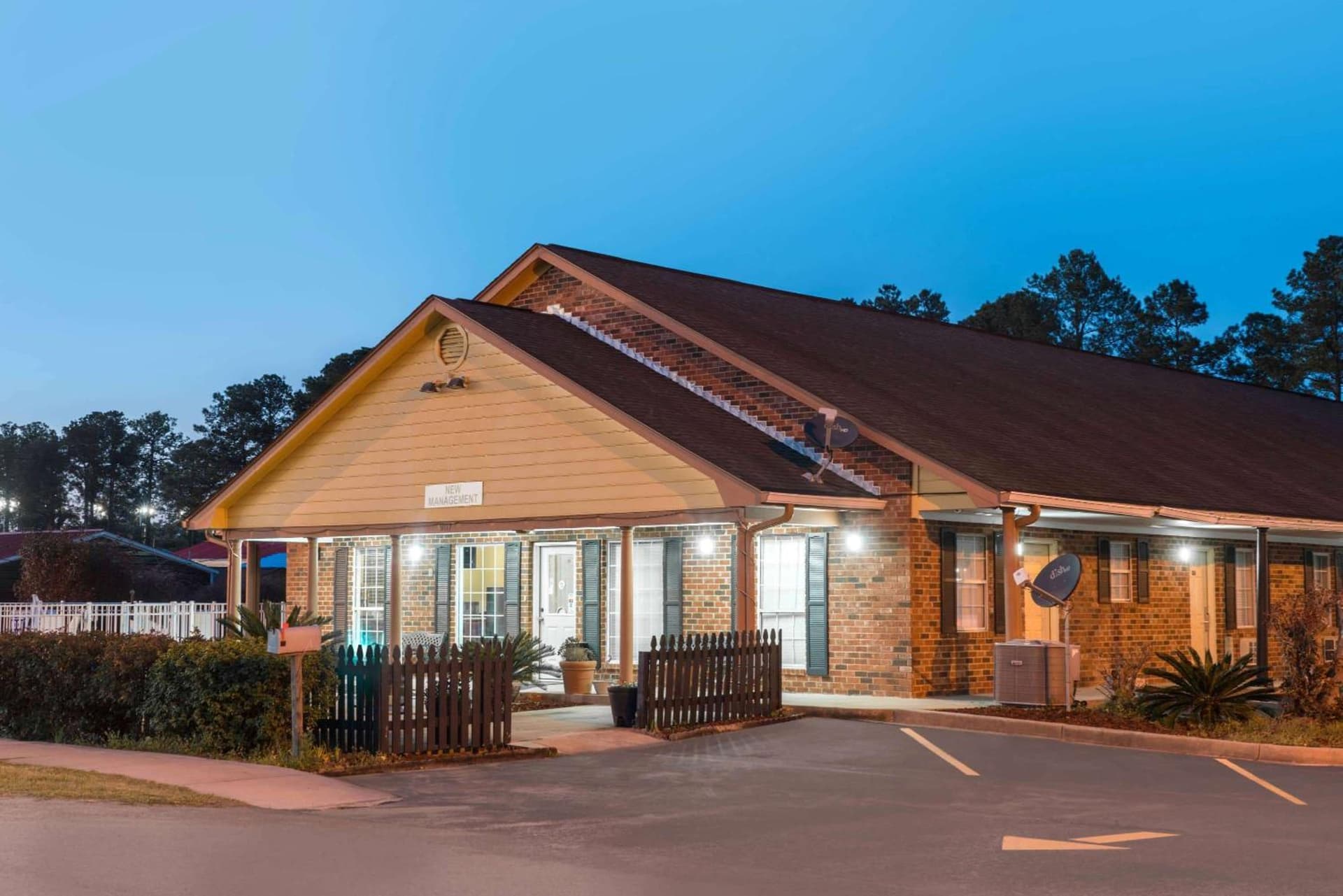 Travelodge by Wyndham Santee featured exterior or lobby in Santee, SC — similar hotel