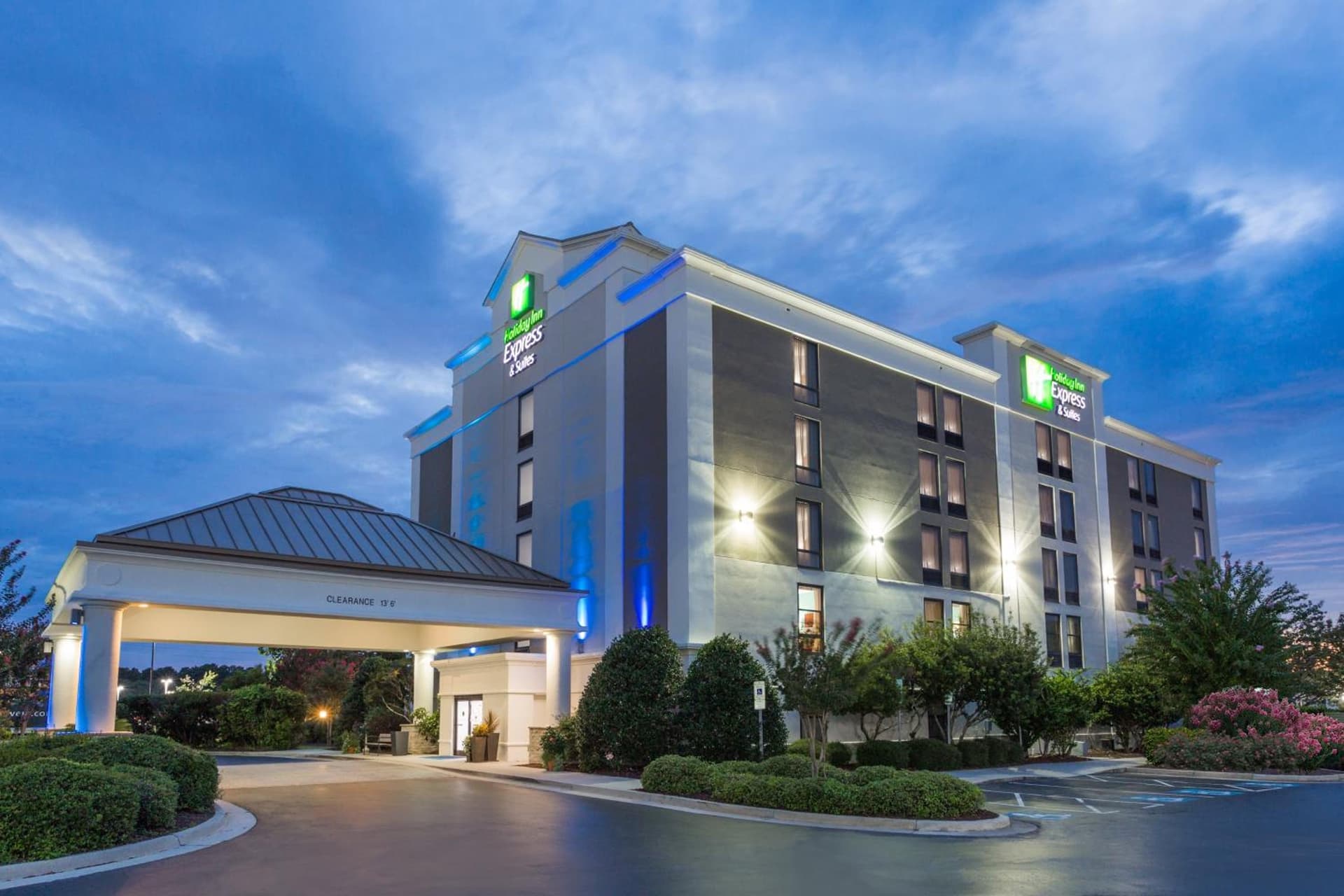 Holiday Inn Express & Suites Wilmington-University Center by IHG — hotel in Wilmington, North Carolina