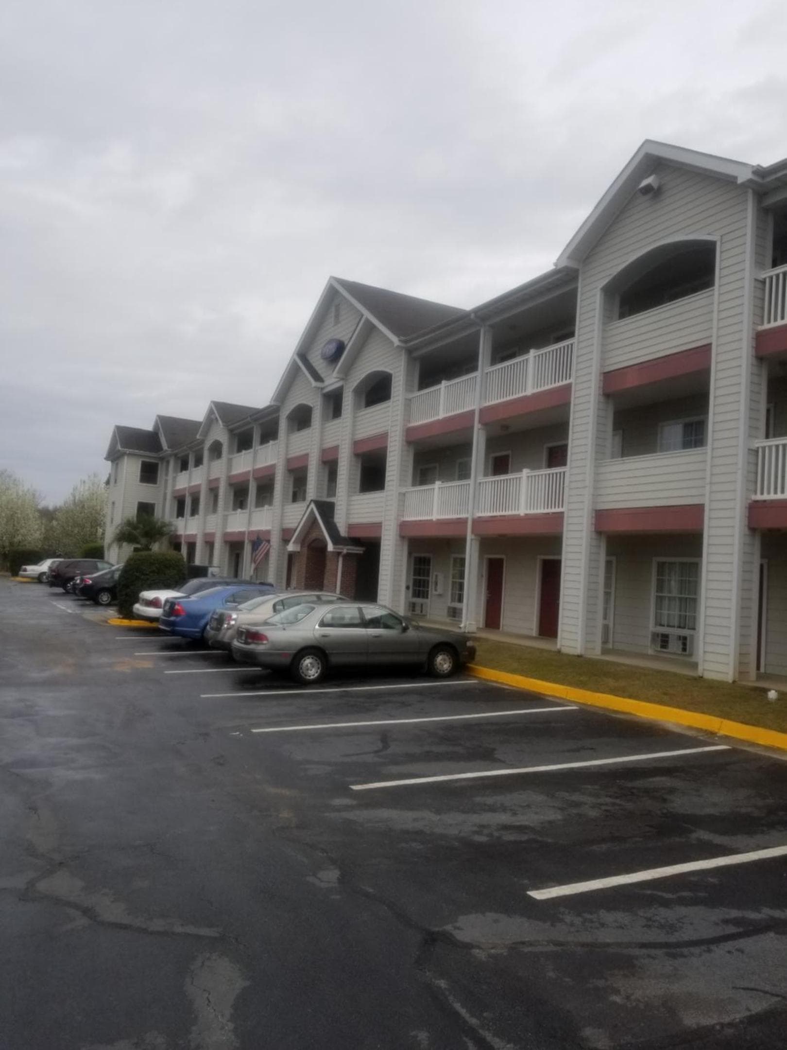 Intown Suites Extended Stay Warner Robins — hotel in Warner Robins, Georgia
