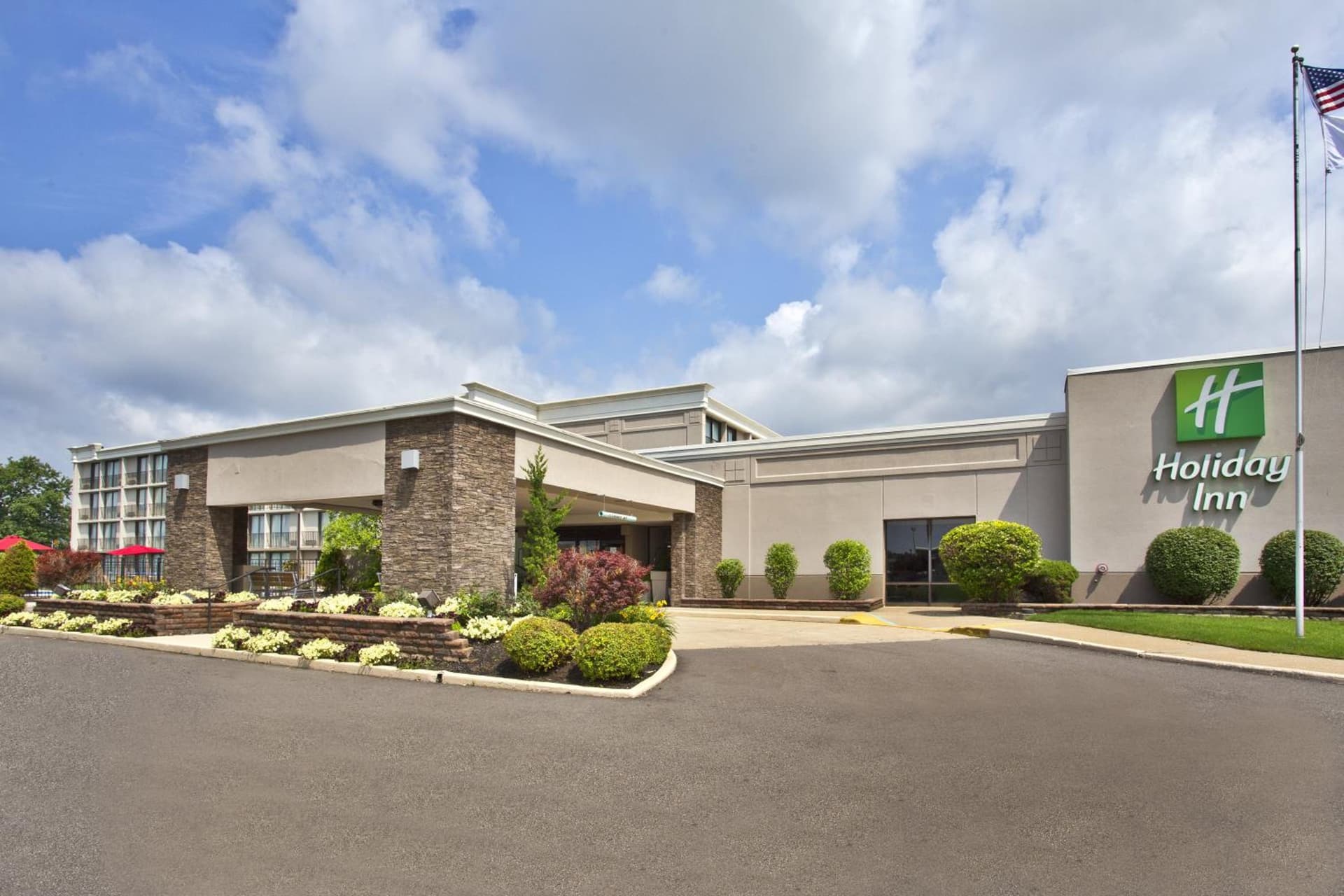 Spark By Hilton Akron Fairlawn featured exterior or lobby in Montrose, OH — similar hotel