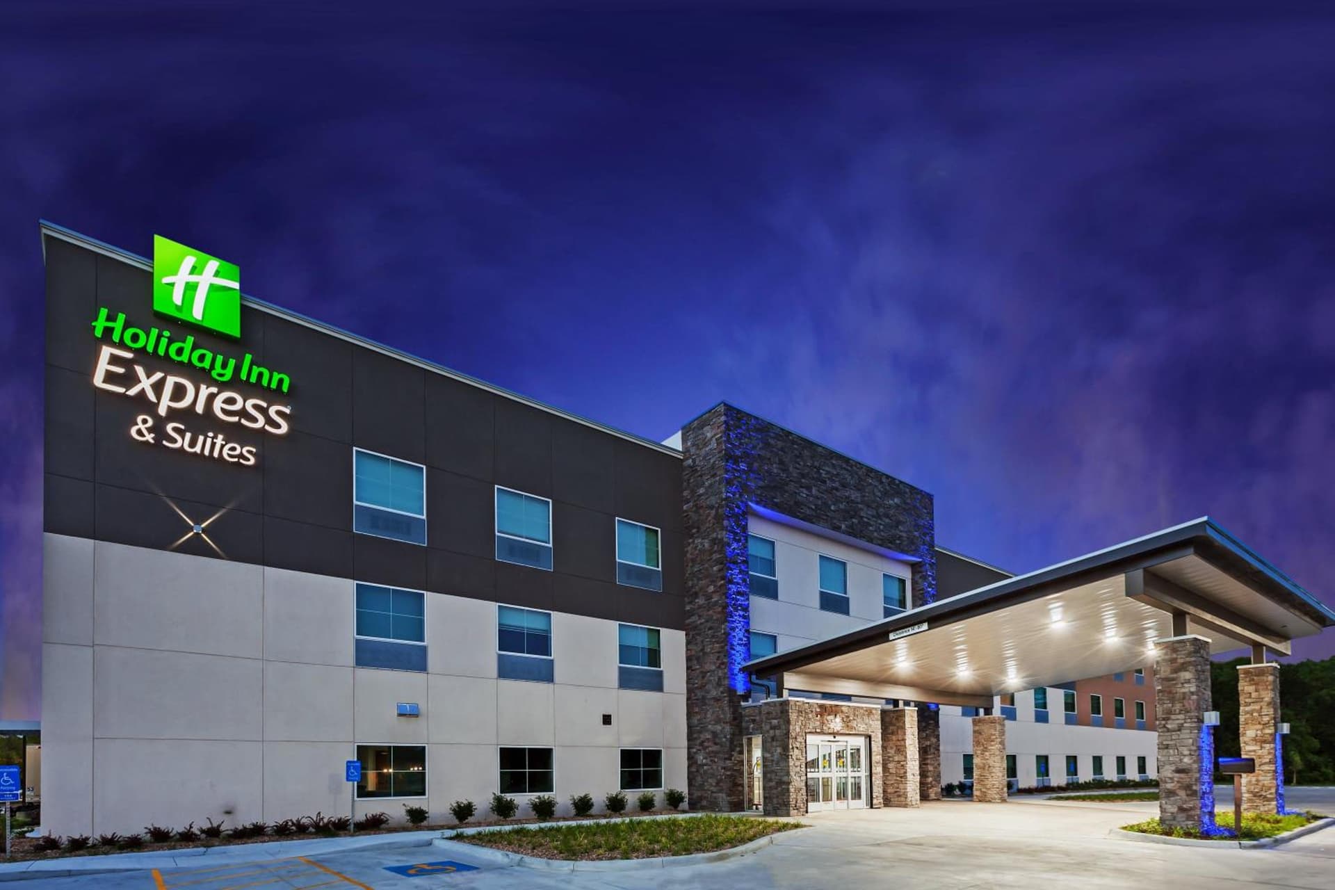 Holiday Inn Express & Suites - Coffeyville by IHG — hotel in Coffeyville, Kansas