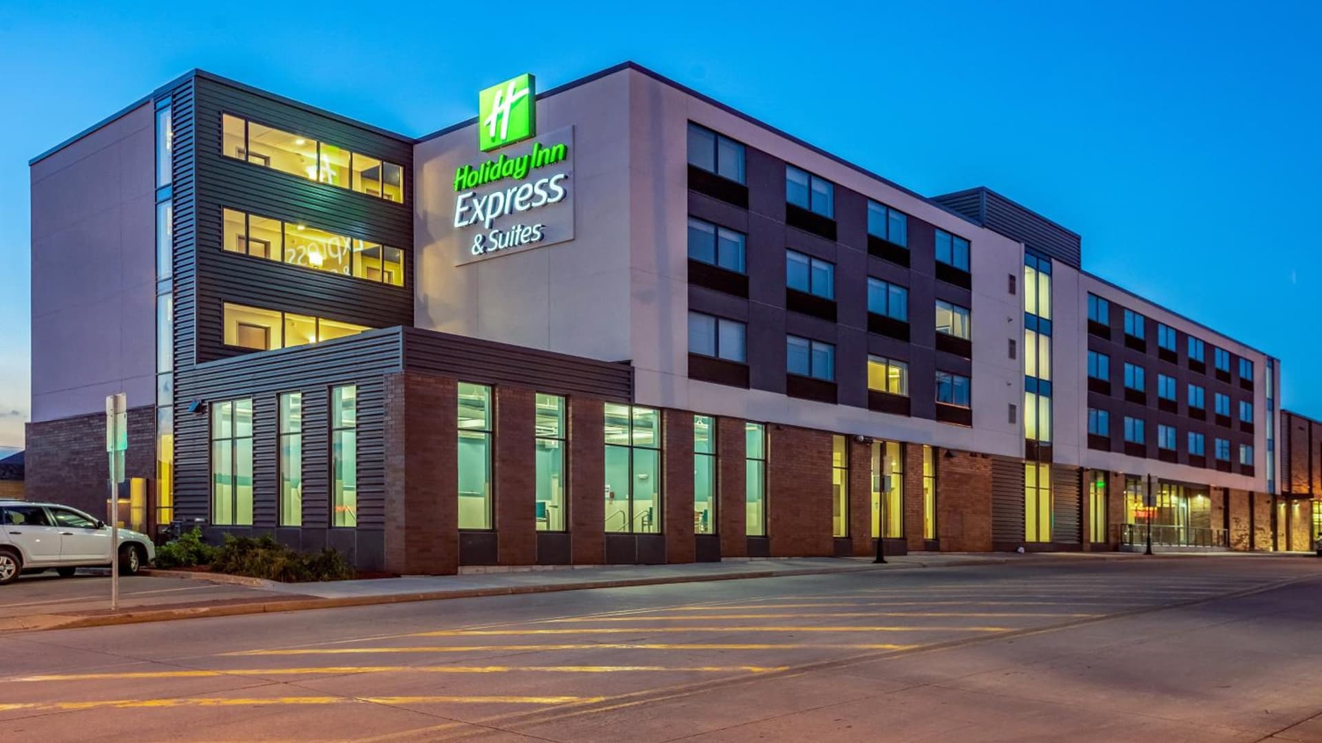 Holiday Inn Express & Suites Platteville by IHG — hotel in Platteville, Wisconsin