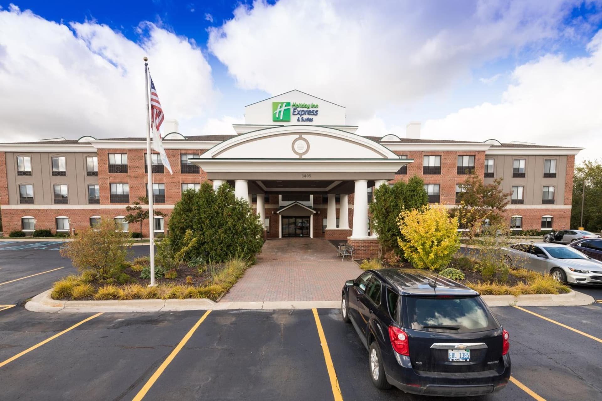 Holiday Inn Express Hotel & Suites Grand Blanc by IHG featured exterior or lobby in Grand Blanc, MI — similar hotel