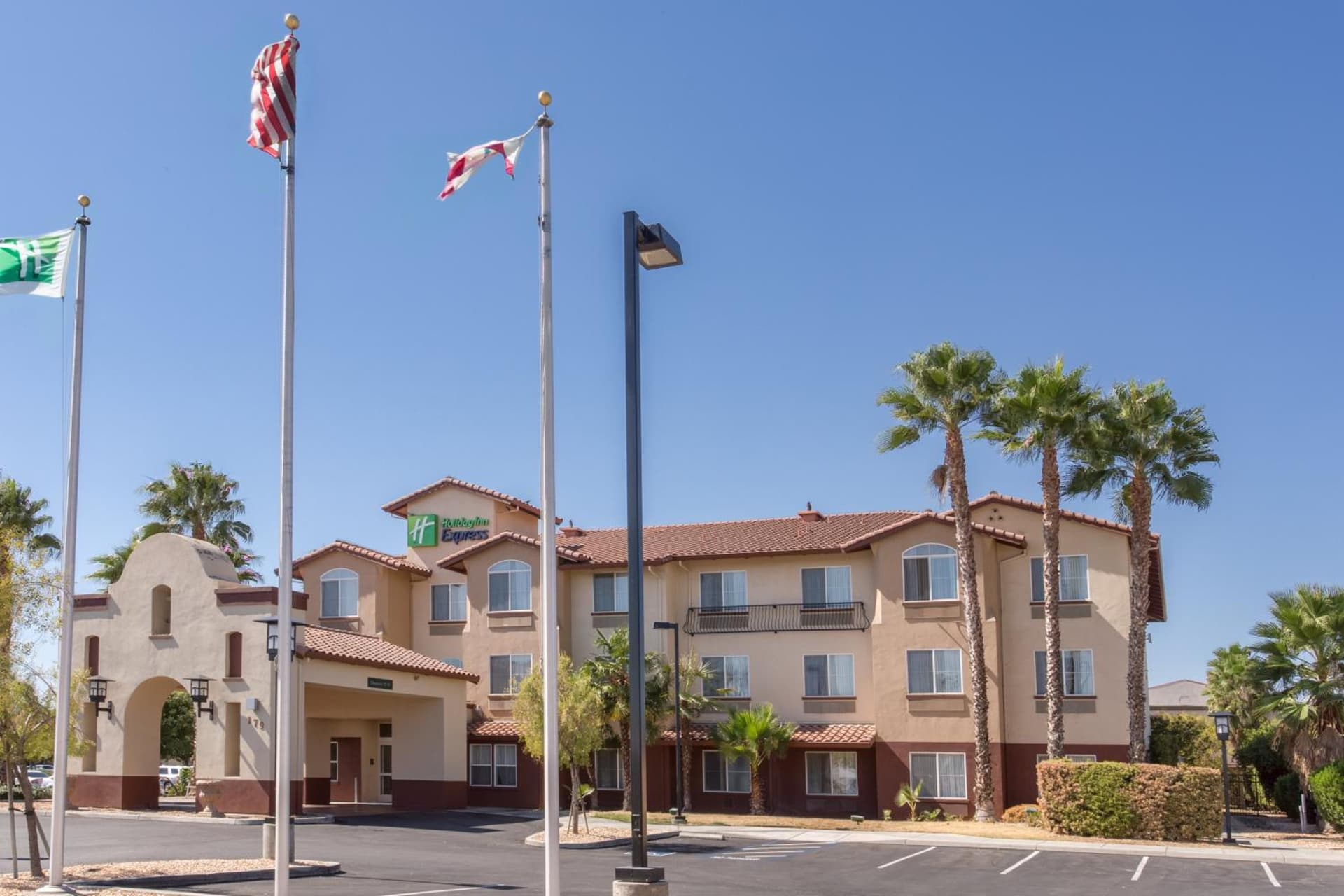 Holiday Inn Express Hotel & Suites Manteca by IHG — hotel in Manteca, California