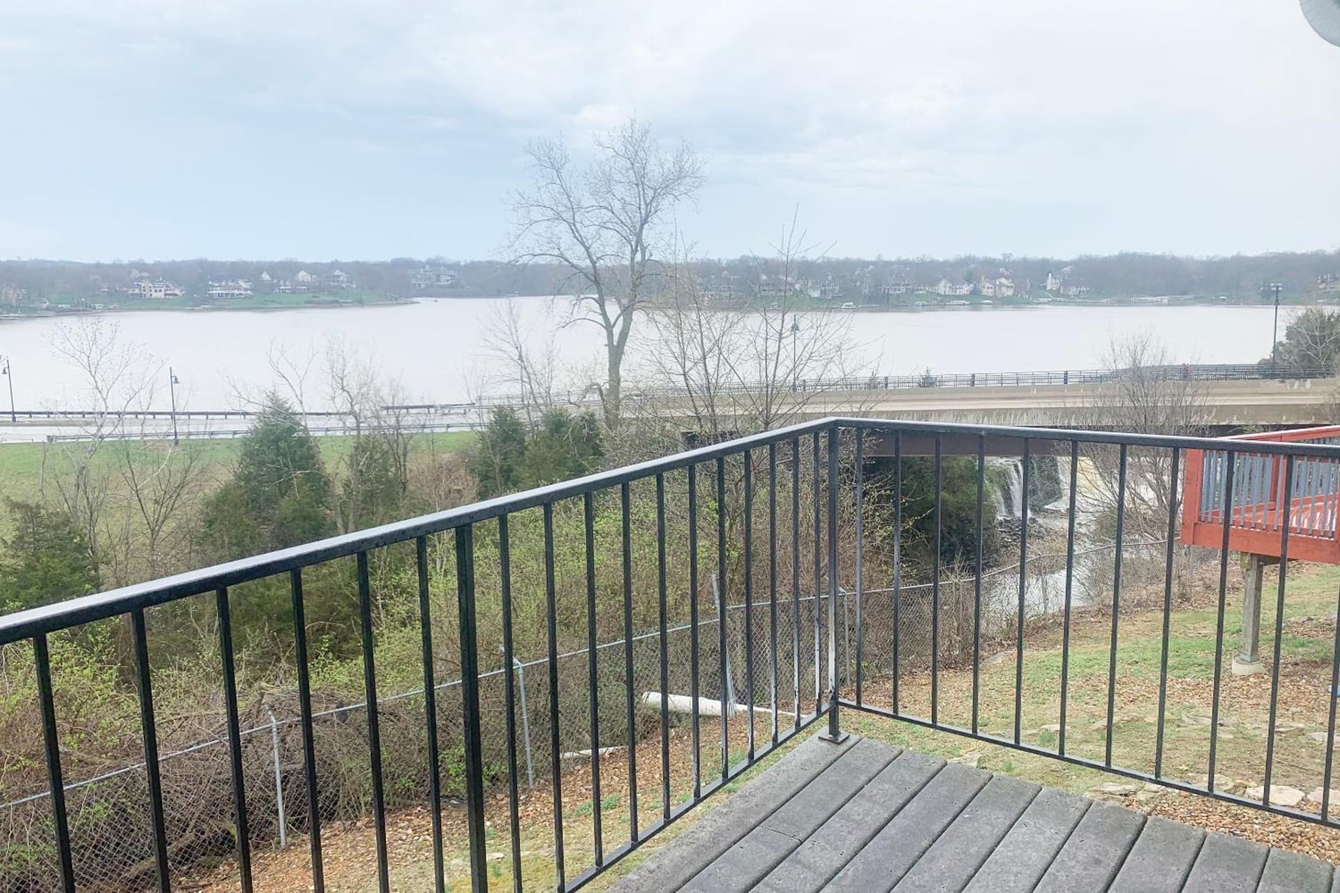 Lakeview Inn featured exterior or lobby in Lake Saint Louis, MO — similar hotel