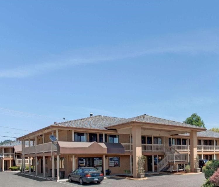 Niwas Inn — hotel in Fife, Washington