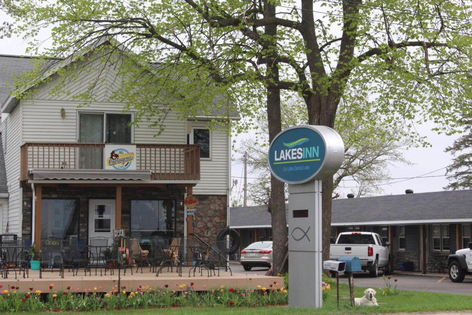Lakes Inn featured exterior or lobby in Detroit Lakes, MN — similar hotel