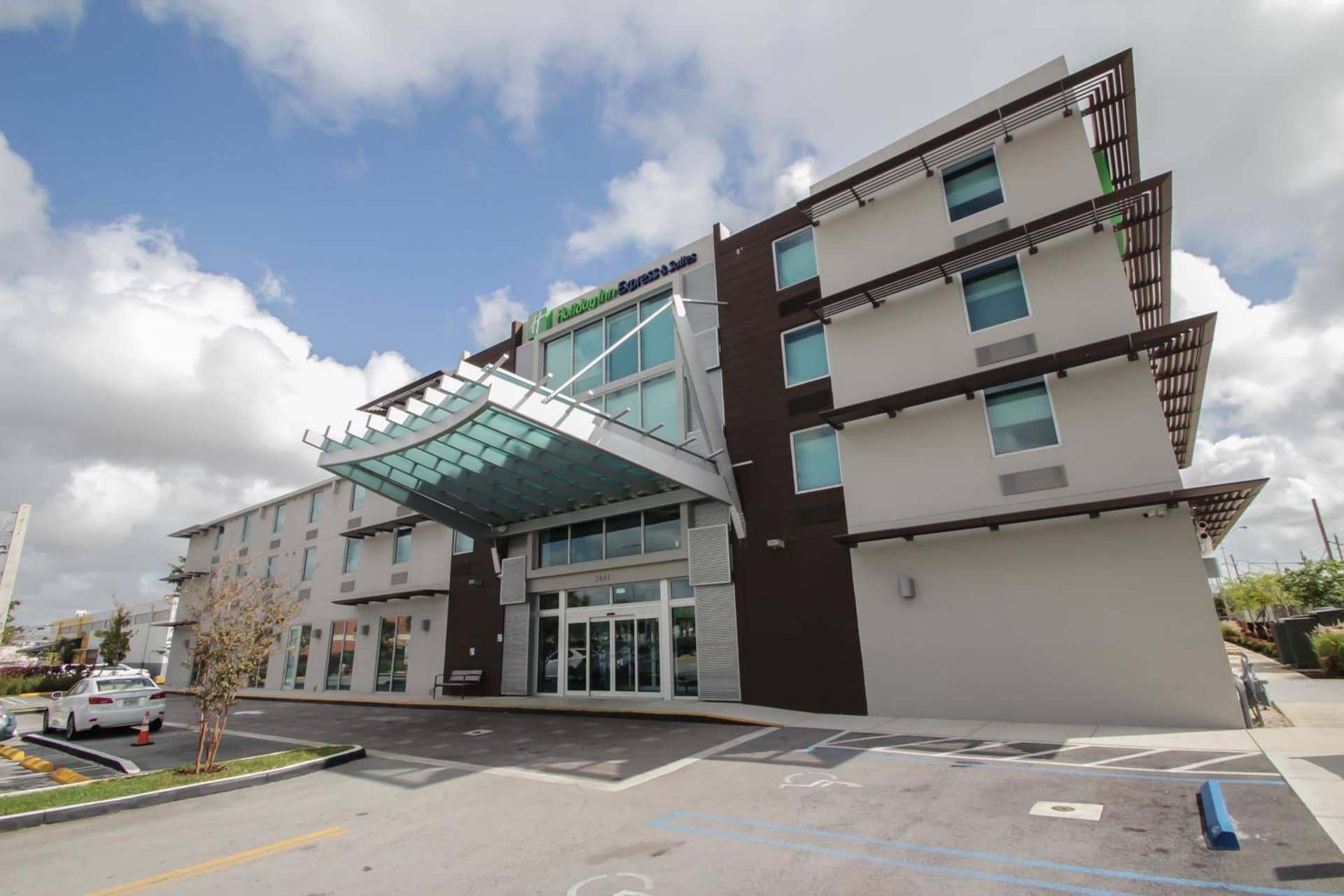 Holiday Inn Express & Suites Miami Airport East by IHG — hotel in Miami, Florida