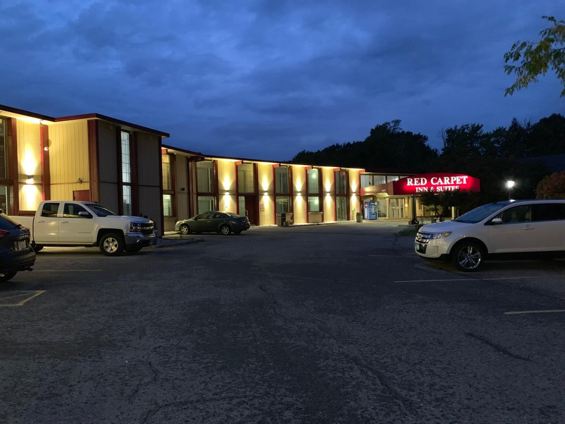 Red Carpet Inn & Suites Ebensburg featured exterior or lobby in Ebensburg, PA — similar hotel