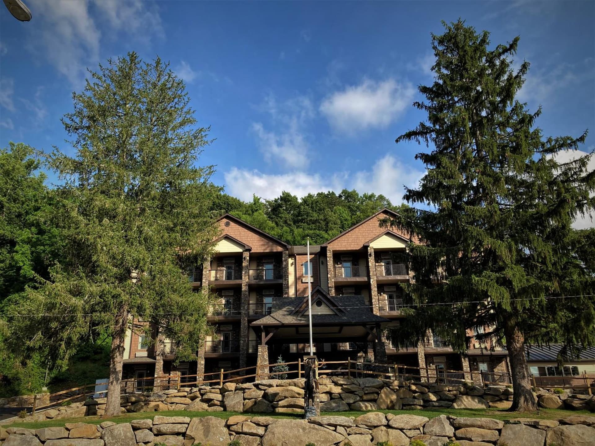 Stonebrook Lodge Bryson City featured exterior or lobby in Bryson City, NC — similar hotel