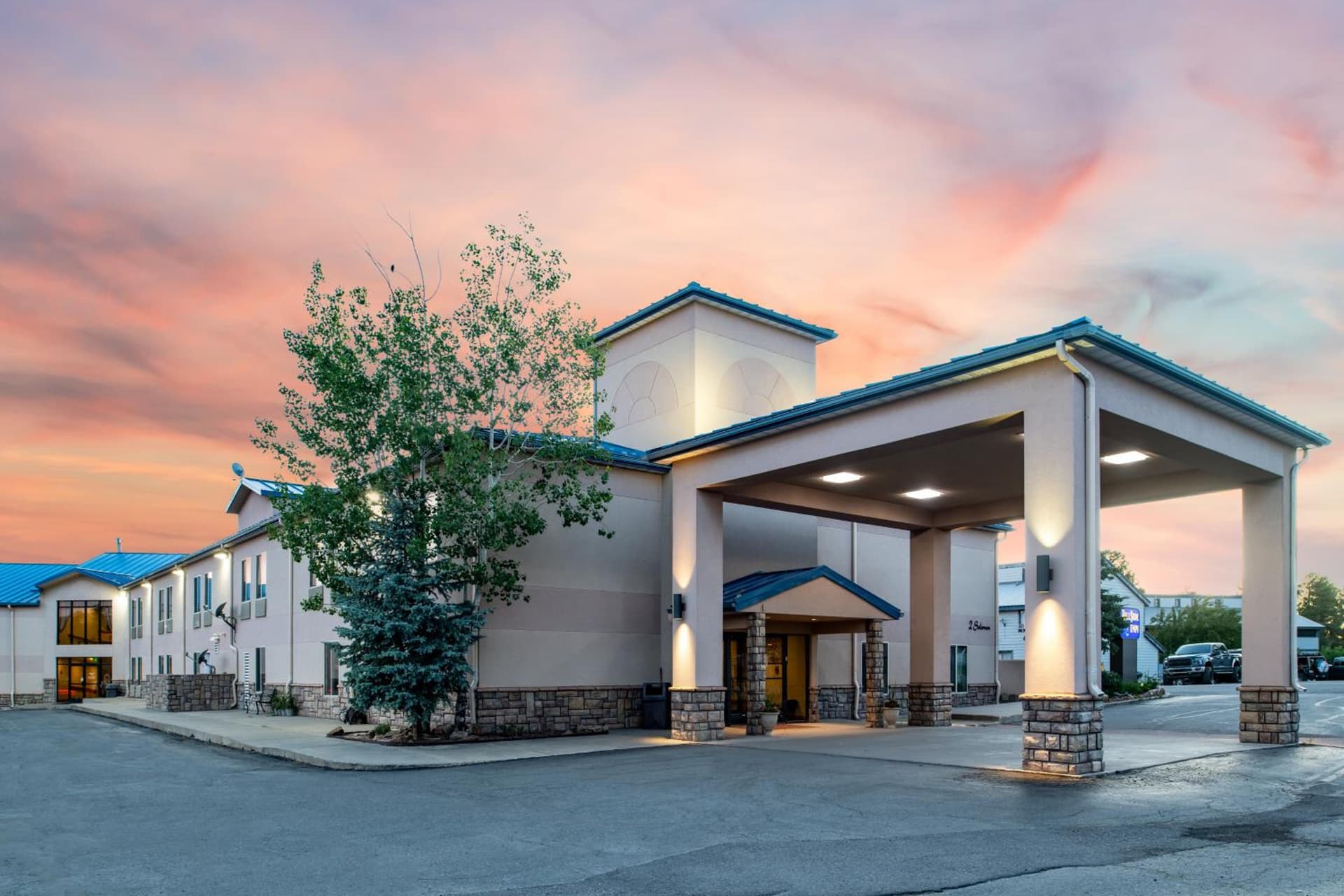 Hillside Inn Pagosa interior in Pagosa Springs, CO — gallery photo 2