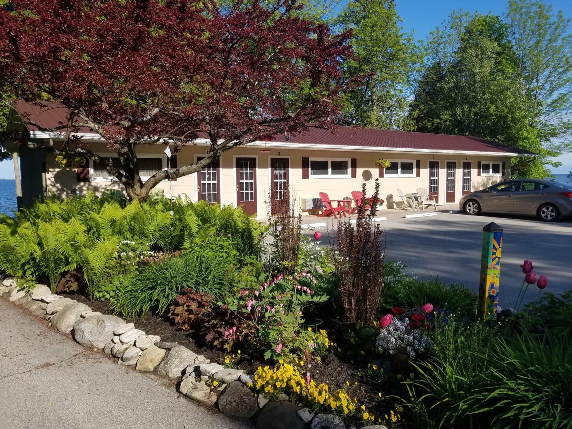 Square Rigger Harbor Motel featured exterior or lobby in Baileys Harbor, WI — similar hotel