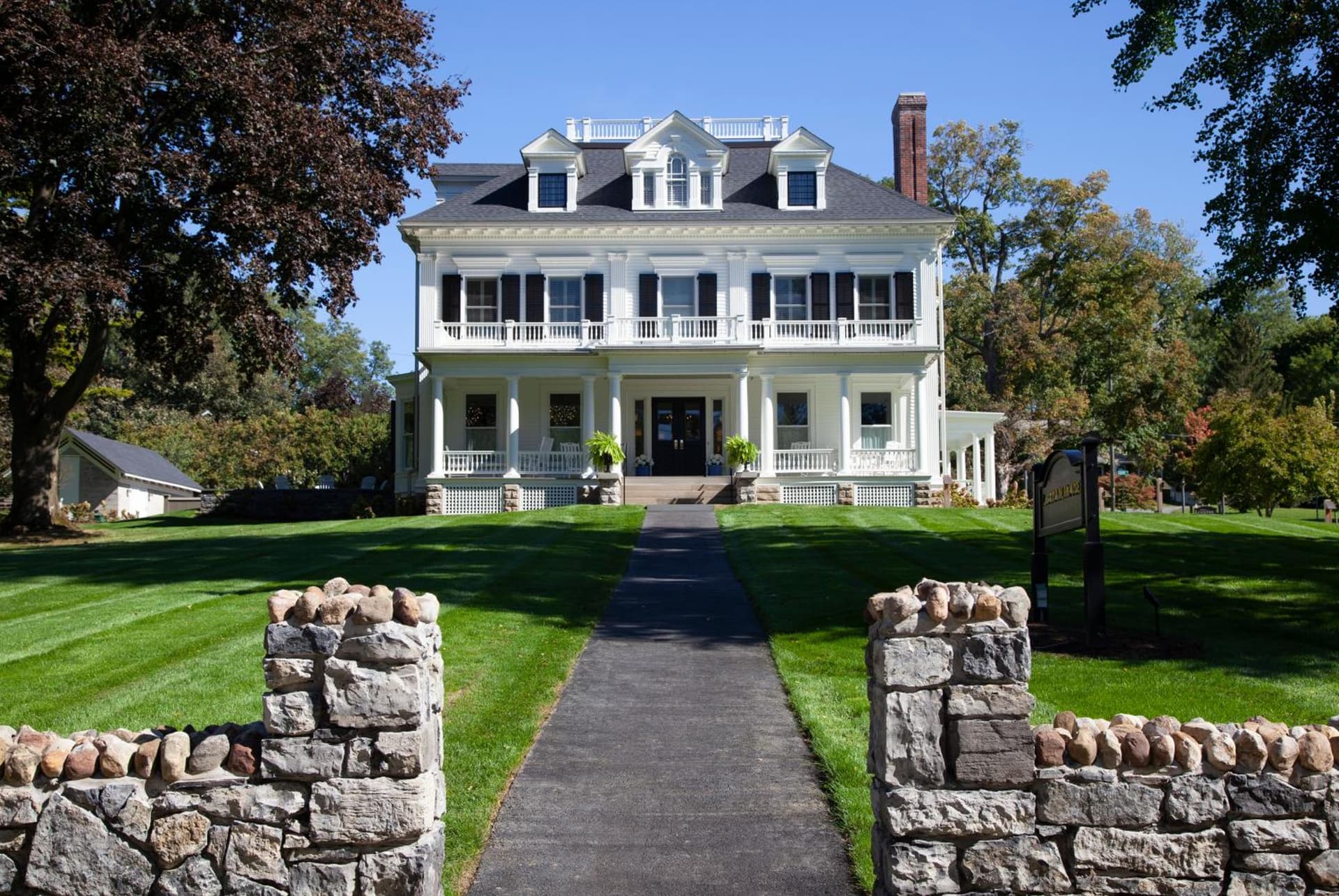 Inns of Aurora Resort & Spa — hotel in Aurora, Illinois