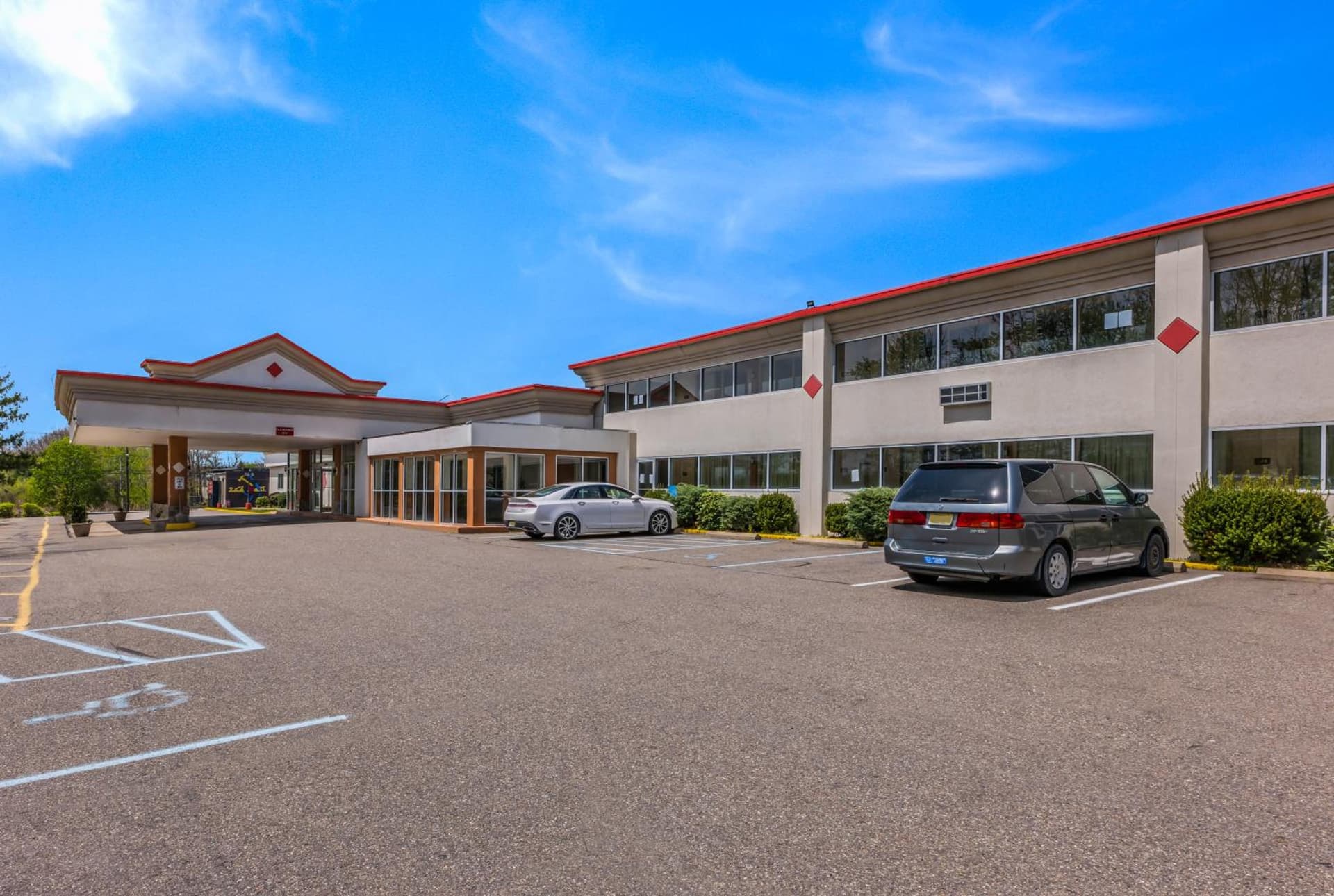 Red Carpet Inn & Suites property views in Hazleton, PA — gallery photo 3