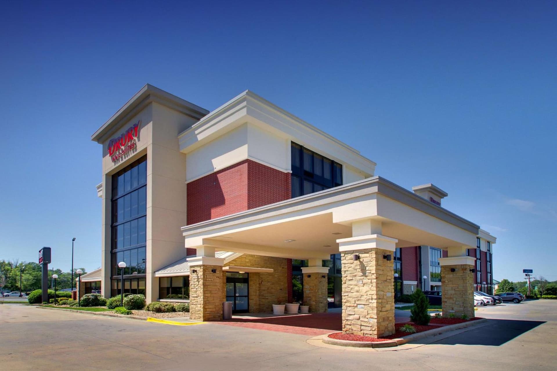 Drury Inn & Suites Greensboro — hotel in Greensboro, North Carolina