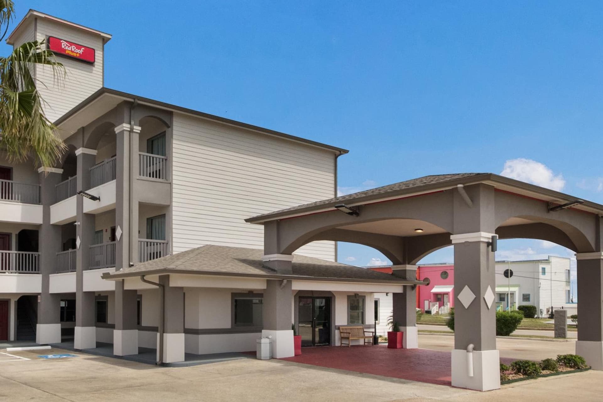 Red Roof Inn PLUS + Galveston - Beachfront interior in Galveston, TX — gallery photo 2