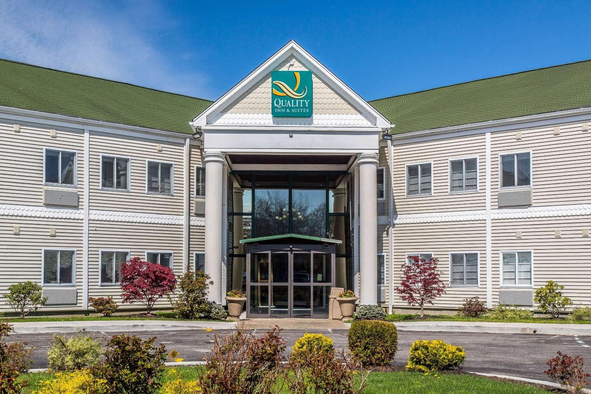 Quality Inn & Suites Middletown - Newport featured exterior or lobby in Middletown, RI — similar hotel