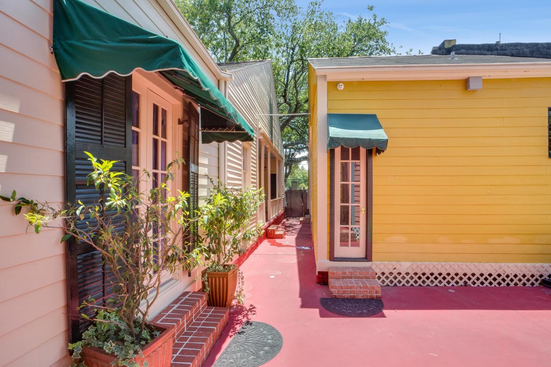 New Orleans Jazz Quarters featured exterior or lobby in New Orleans, LA — similar hotel