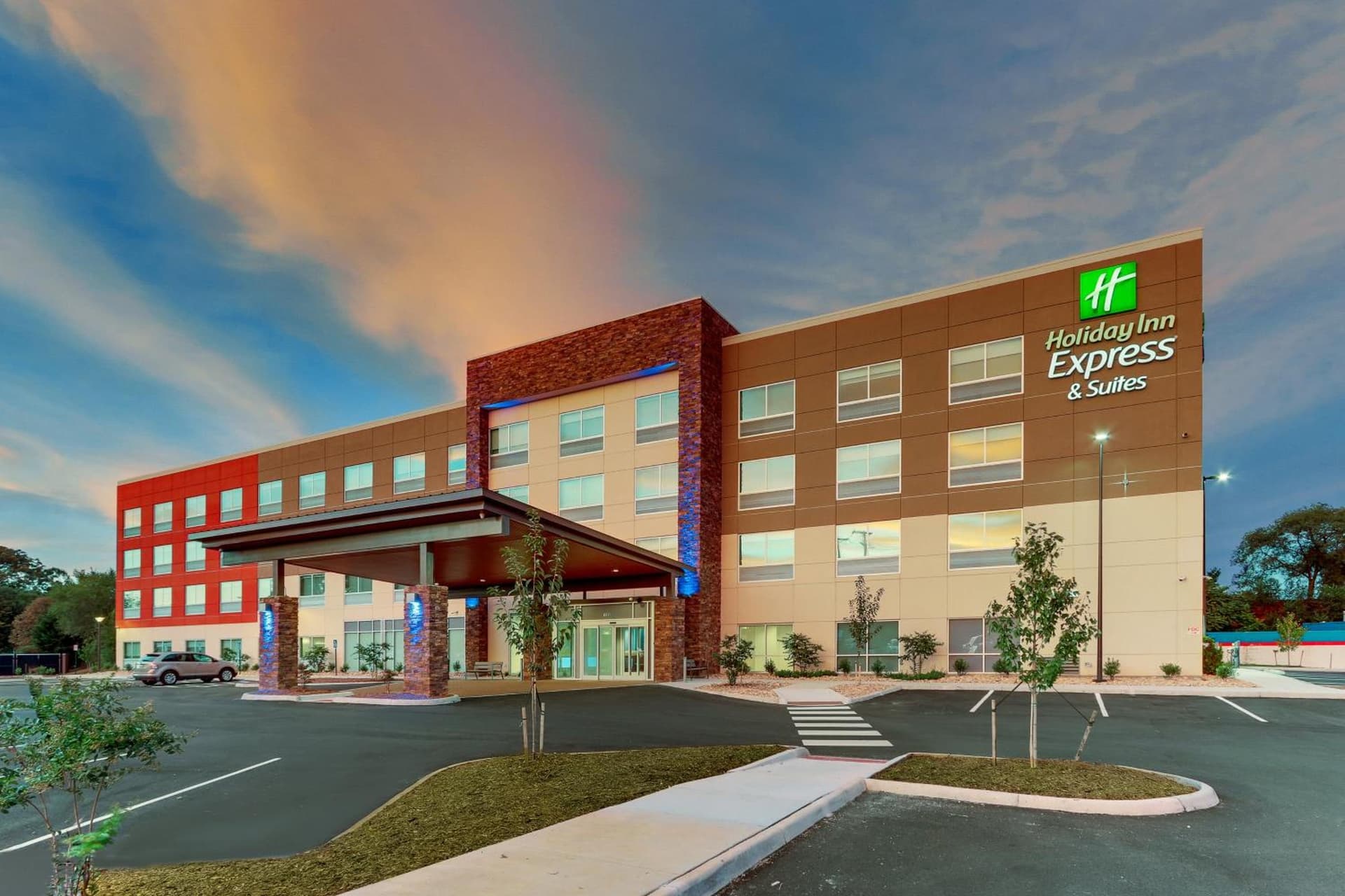 Holiday Inn Express & Suites - Roanoke – Civic Center — hotel in Roanoke, Virginia