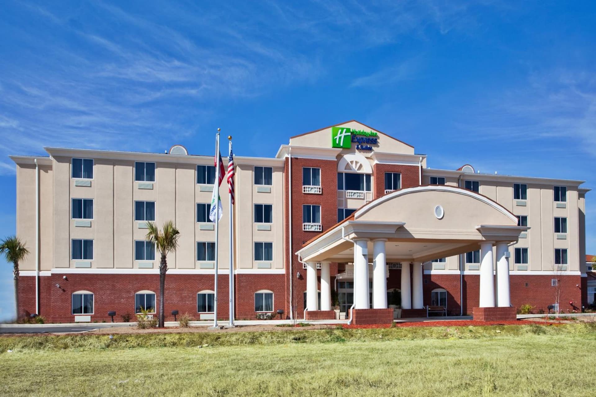 Holiday Inn Express & Suites Moultrie by IHG featured exterior or lobby in Moultrie, GA — similar hotel