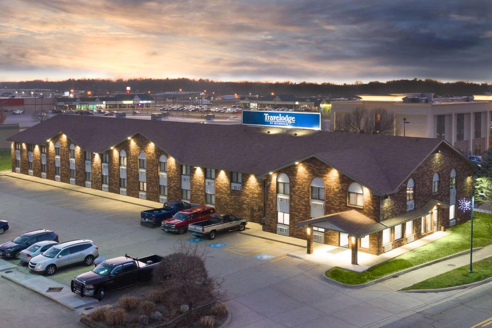 Travelodge by Wyndham Elkhart exterior or lobby in Elkhart, IN — main listing photo