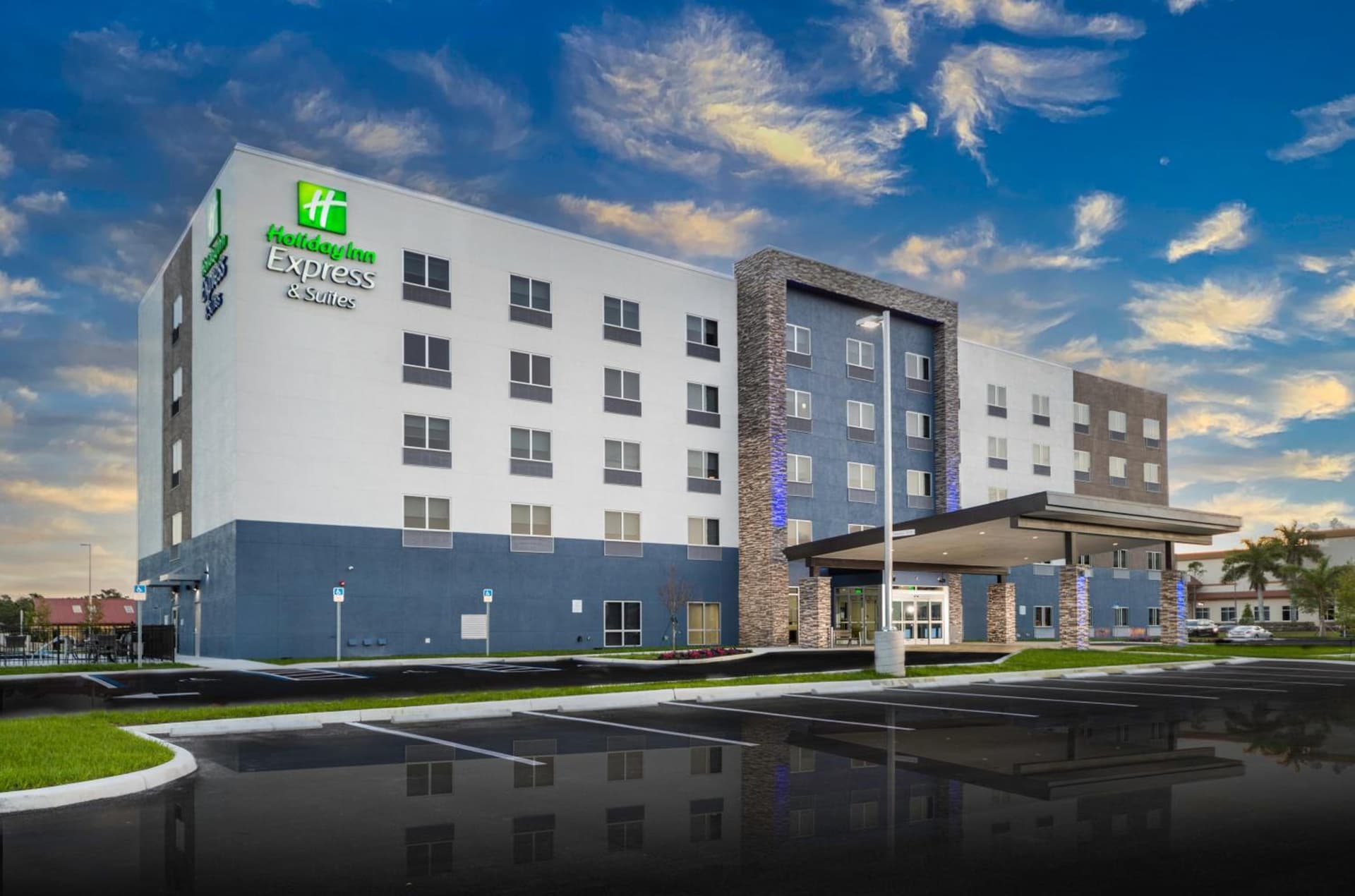 Holiday Inn Express & Suites - Fort Myers Airport by IHG — hotel in Lehigh Acres, Florida