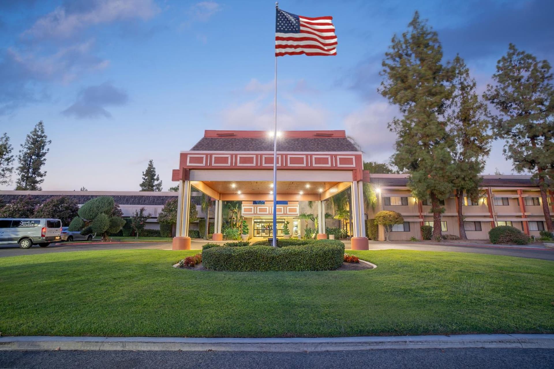 Piccadilly Inn Airport — hotel in Fresno, California