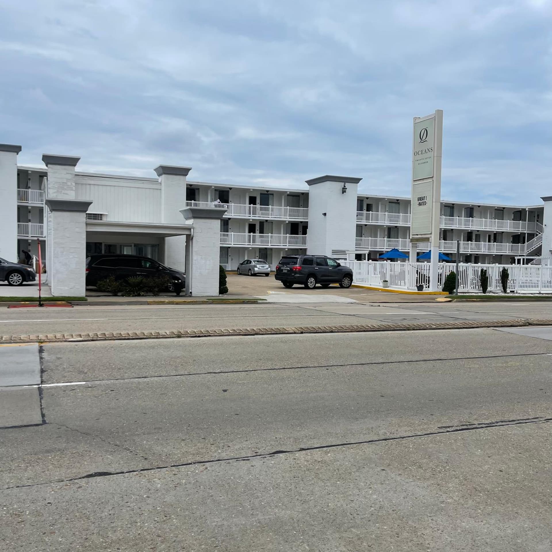 Oceans 2700 featured exterior or lobby in Virginia Beach, VA — similar hotel