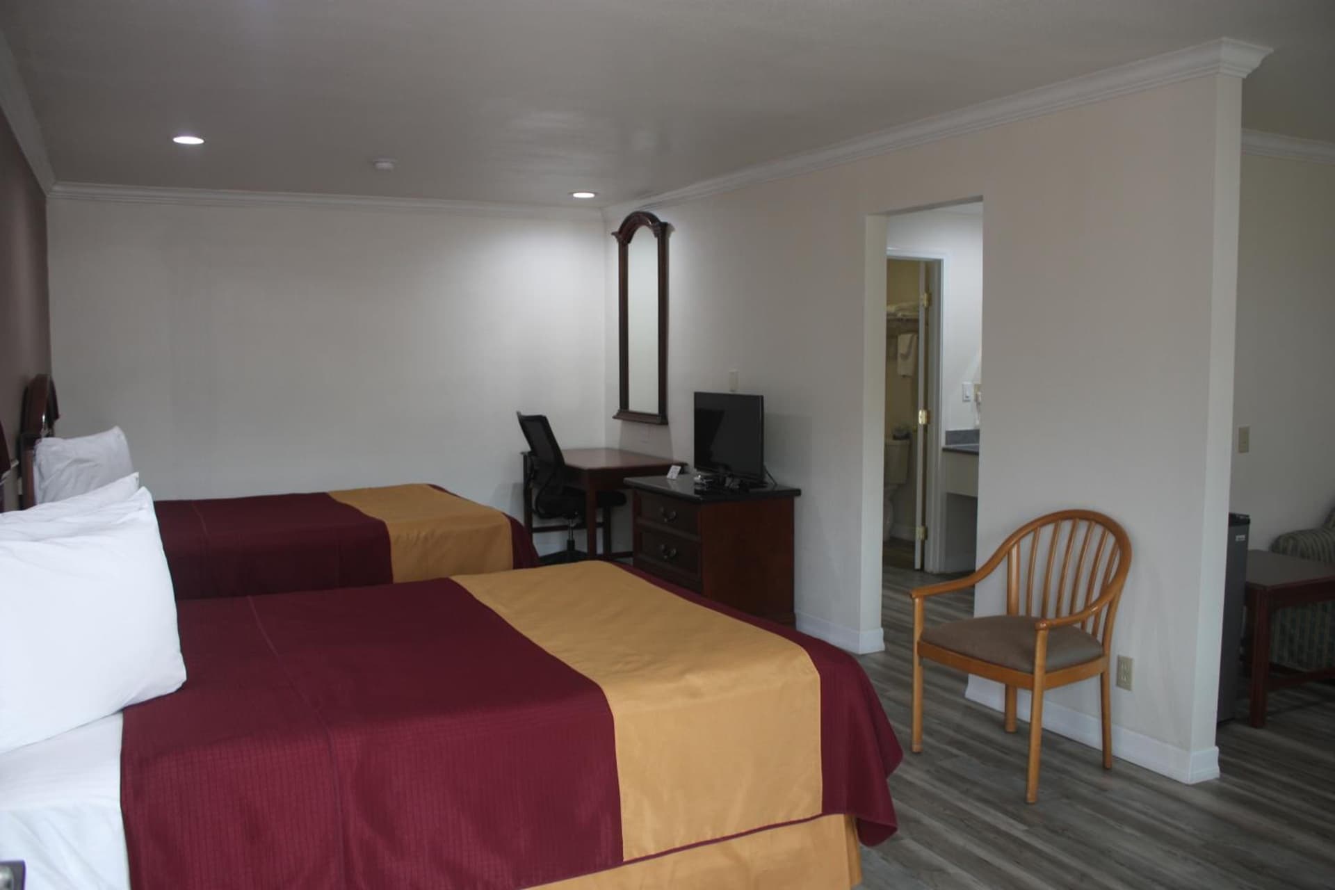 Value Inn & Suites interior in Redding, CA — gallery photo 2