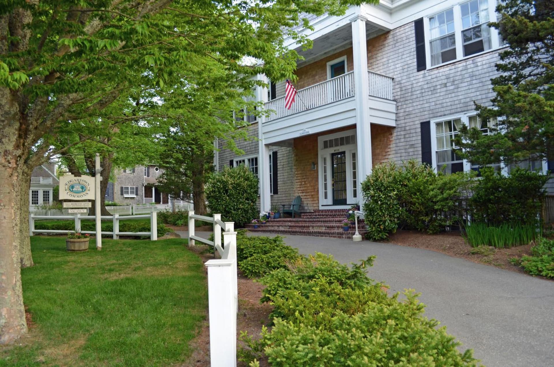 Edgartown Commons featured exterior or lobby in Edgartown — similar hotel