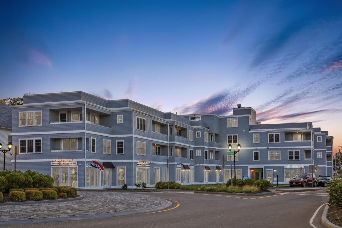 Harbourtown Suites on Plymouth Harbor — hotel in Plymouth, Minnesota