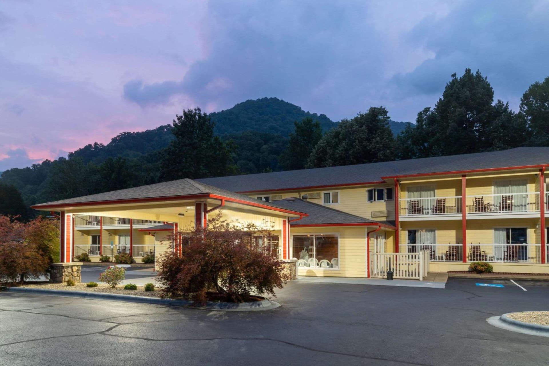 Ramada by Wyndham Maggie Valley — hotel in Maggie Valley, North Carolina