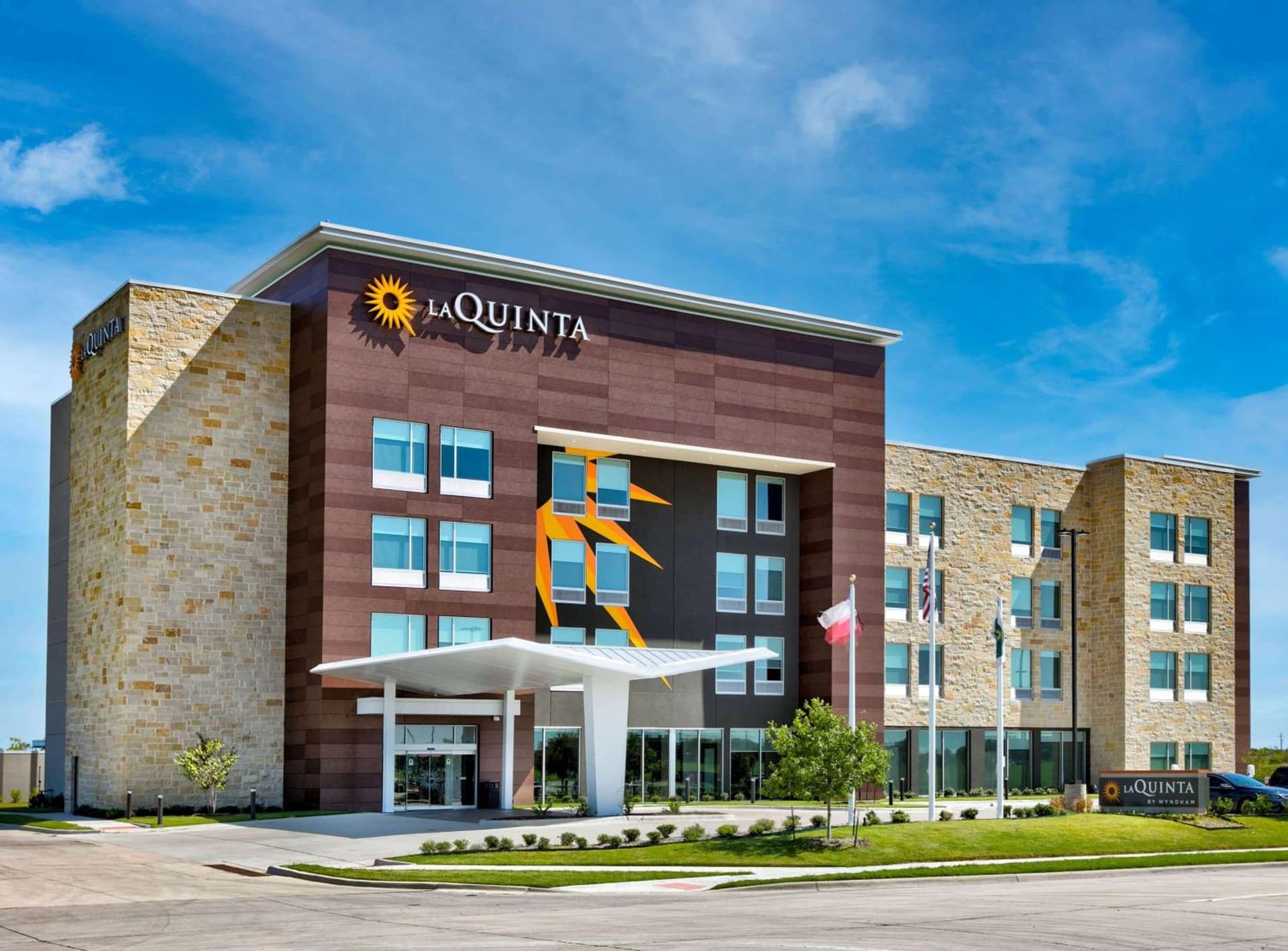La Quinta Inn & Suites by Wyndham Terrell — hotel in Terrell, Texas
