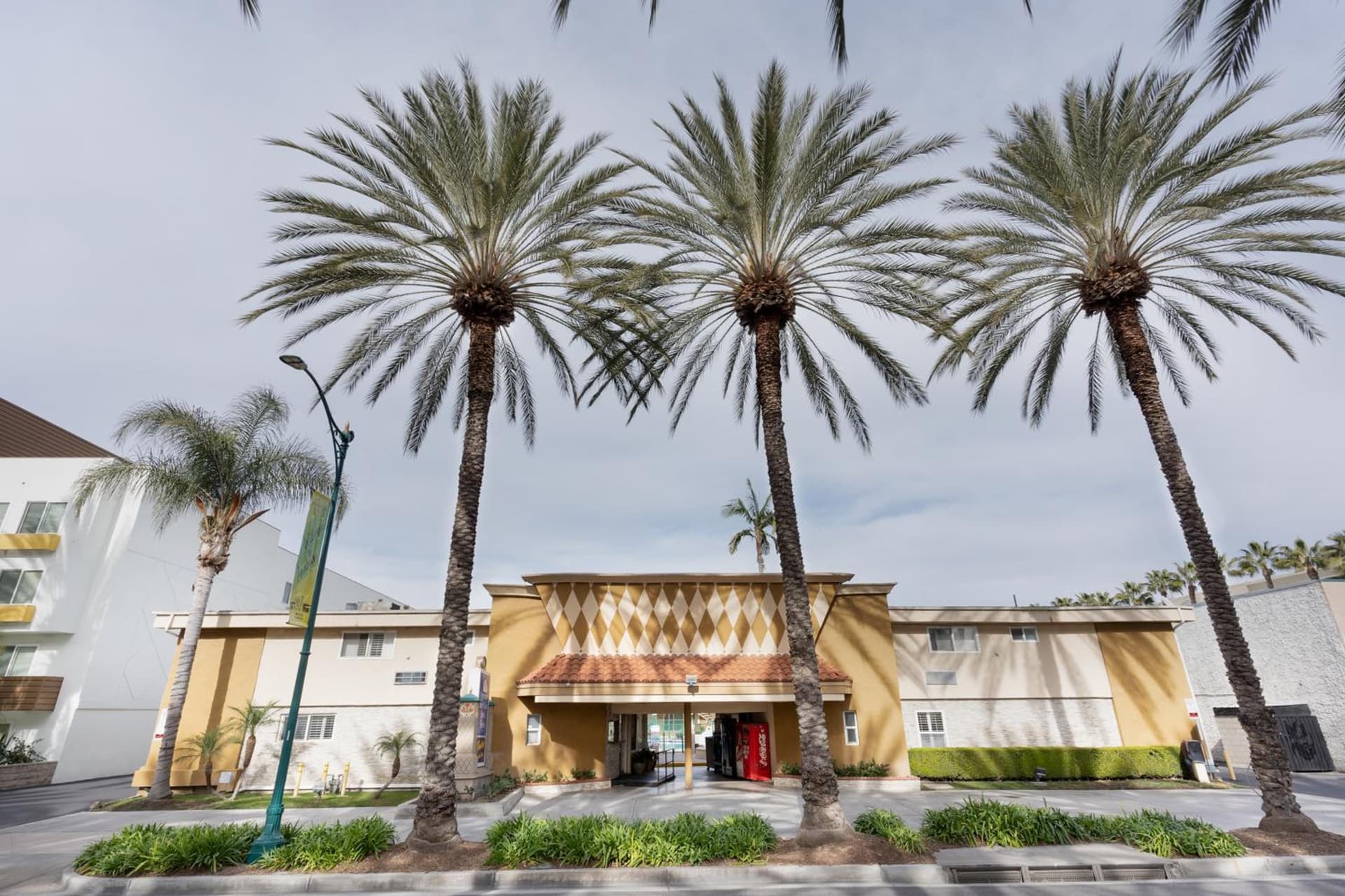 Americas Best Value Inn & Suites Anaheim — hotel in Anaheim, California