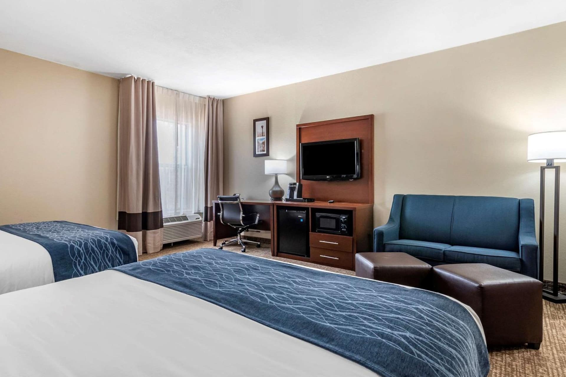Comfort Inn & Suites Junction City - near Fort Riley property views in Junction City, KS — gallery photo 3