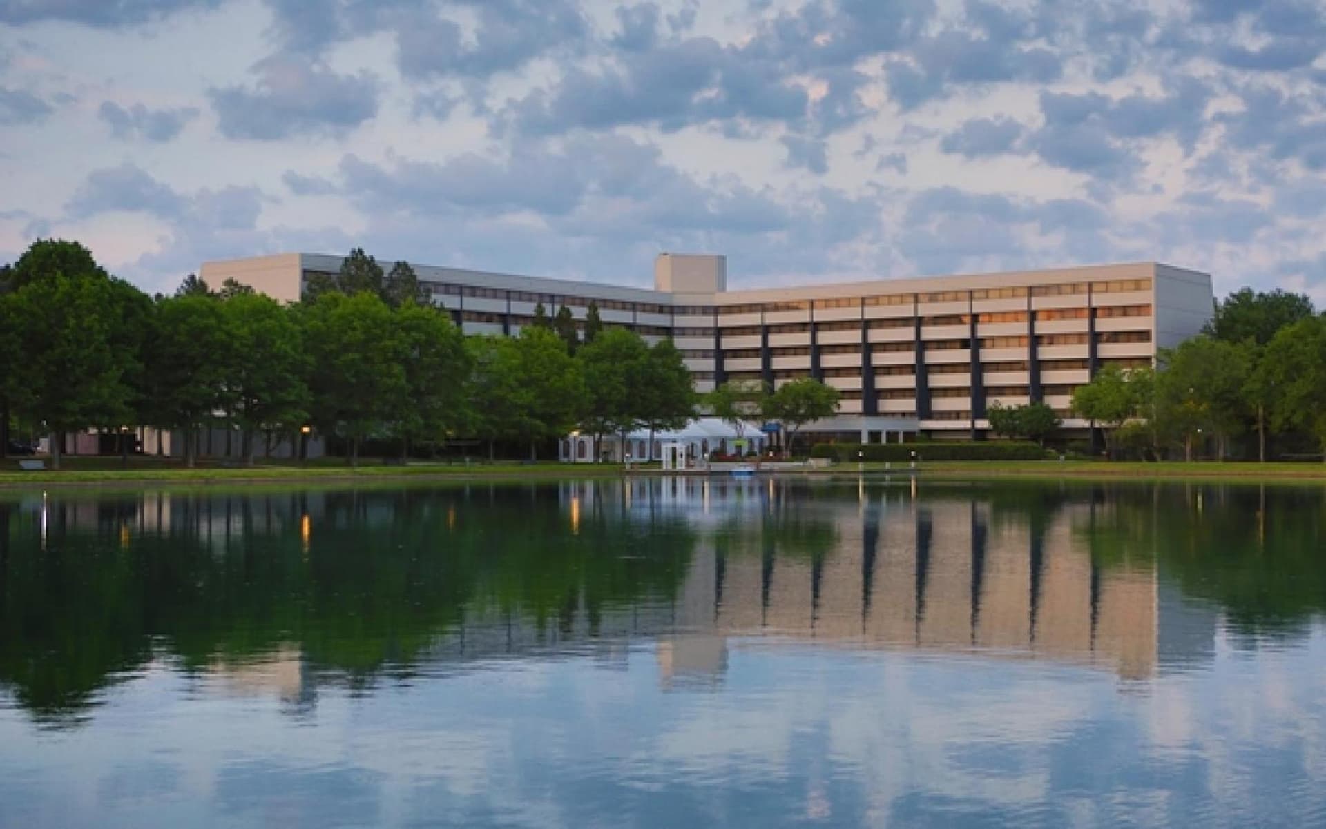 DoubleTree Suites by Hilton Raleigh-Durham — hotel in Durham, North Carolina