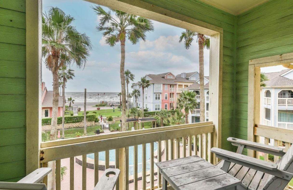 Island Getaway featured exterior or lobby in Galveston, TX — similar hotel