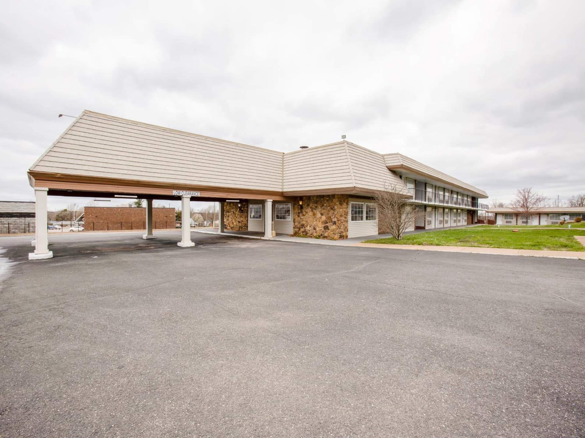 OYO Hotel Lebanon MO I-44 — hotel in Lebanon, Missouri