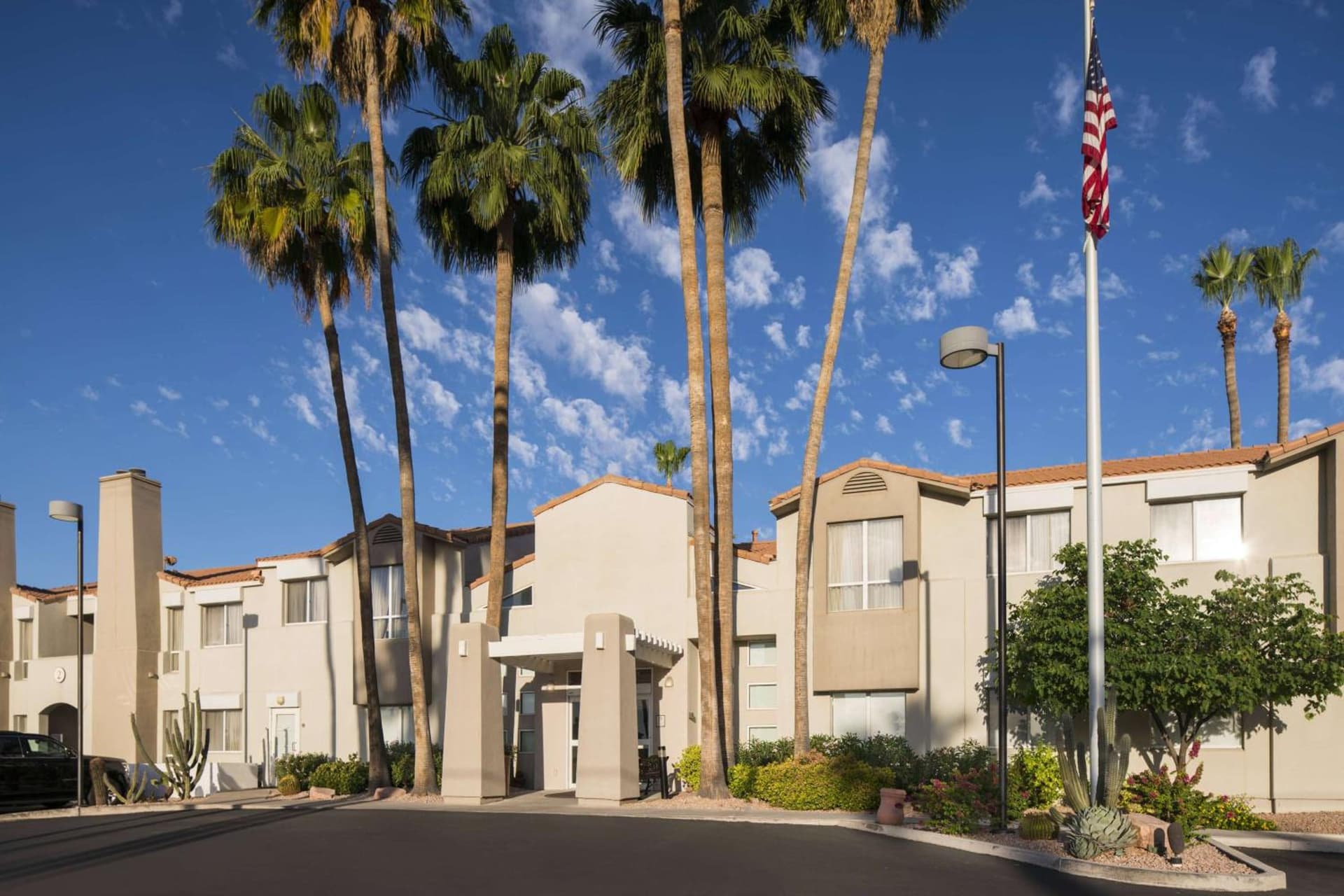 Sonesta ES Suites Scottsdale Paradise Valley featured exterior or lobby in Scottsdale, AZ — similar hotel